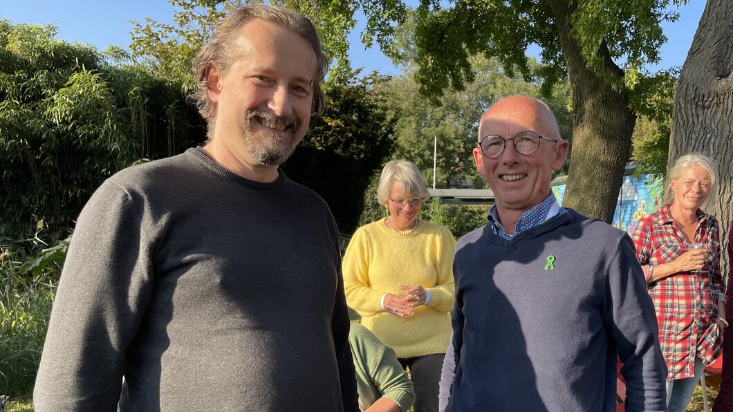 voorzitter Cees Bouman ontvangt lintje van Freek Vos