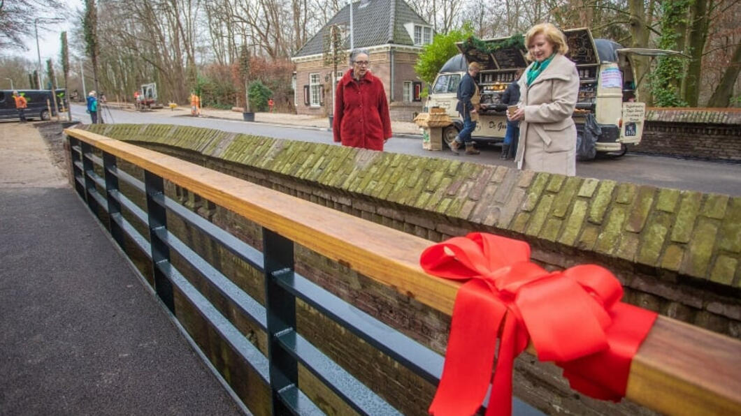 Fietsbrug Oud-Blaricumerweg opening