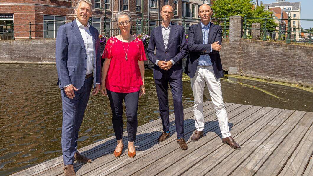 Foto nieuwe college DEF2