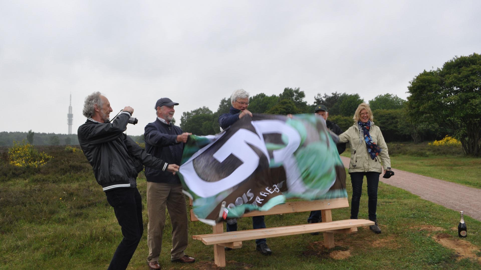 Vrijwilligers GNR blij met cadeau GroenLinks